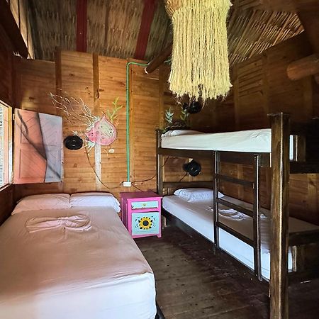 Отель Casa En El Agua Tintipan Island Экстерьер фото