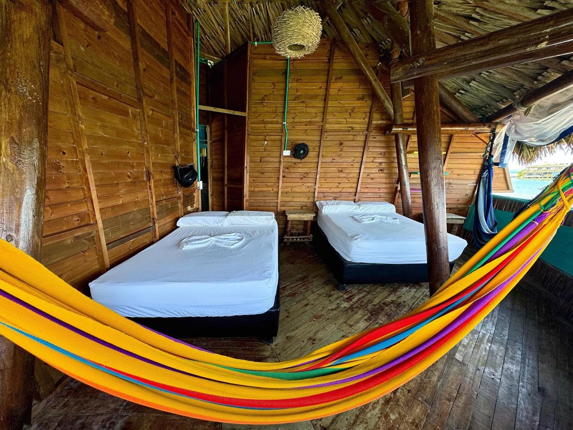 Отель Casa En El Agua Tintipan Island Экстерьер фото